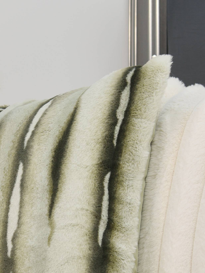 Green Refreshing-style Throw Pillows, High-end Plush Sofa Cushions_voghion.com