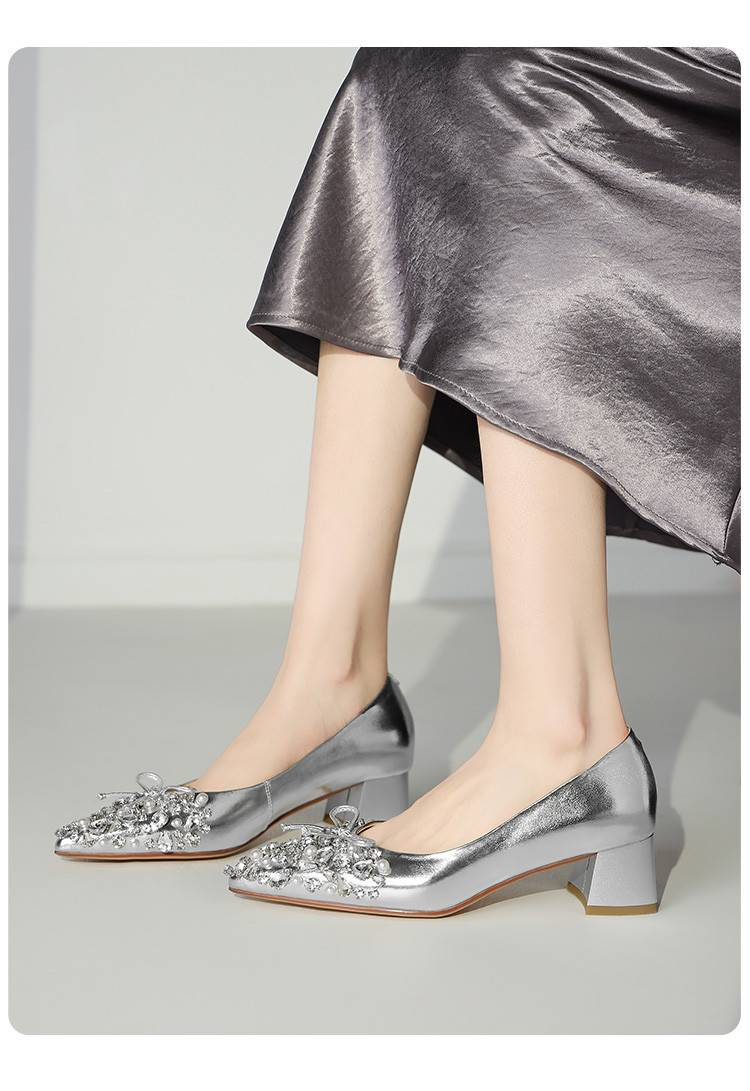 Cameido Women's Silver Cowhide Pointed Toe Casual Shoes With 4.5CM Heel & Rubber Sole_voghion.com
