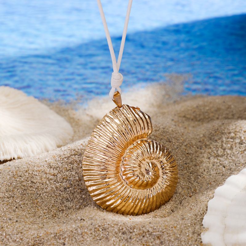 2025 Women Fashion Women's Solid Shell Metal Pendant Classic Korean Necklace, Simple Fashion Rope Chain, Neck Chain_voghion.com