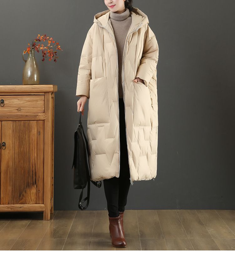 Dammekleeder Grouss Gréissten locker literaresch Laangärm Kapuzenjacket Wanter Neie Stil Iwwer de Knéi Wäiss Entendaun Dënn Daunjacket Trend_voghion.com