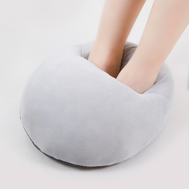 USB foot warmer can be plugged into a power bank for heating up. Winter minimalist electric foot warmer plush foot warmer_voghion.com