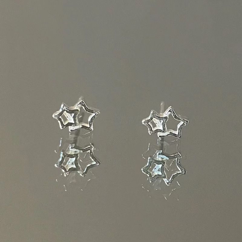 Brincos de nicho em prata pura Tiqi S para mulheres, mini brincos vazados em formato de estrela gêmea, brincos de alta qualidade_voghion.com