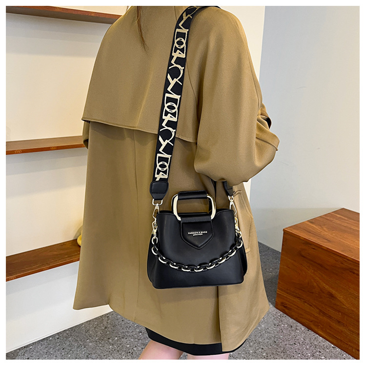Borsa design femminile catena di nicchia 2023 nuova borsa a tracolla borsa messenger borsa a secchiello per tutti i fiammiferi di fascia alta_voghion.com