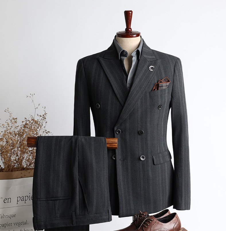 Costum bărbătesc cu două rânduri de nasturi, costum de mire, costum de mire, sacou_voghion.com