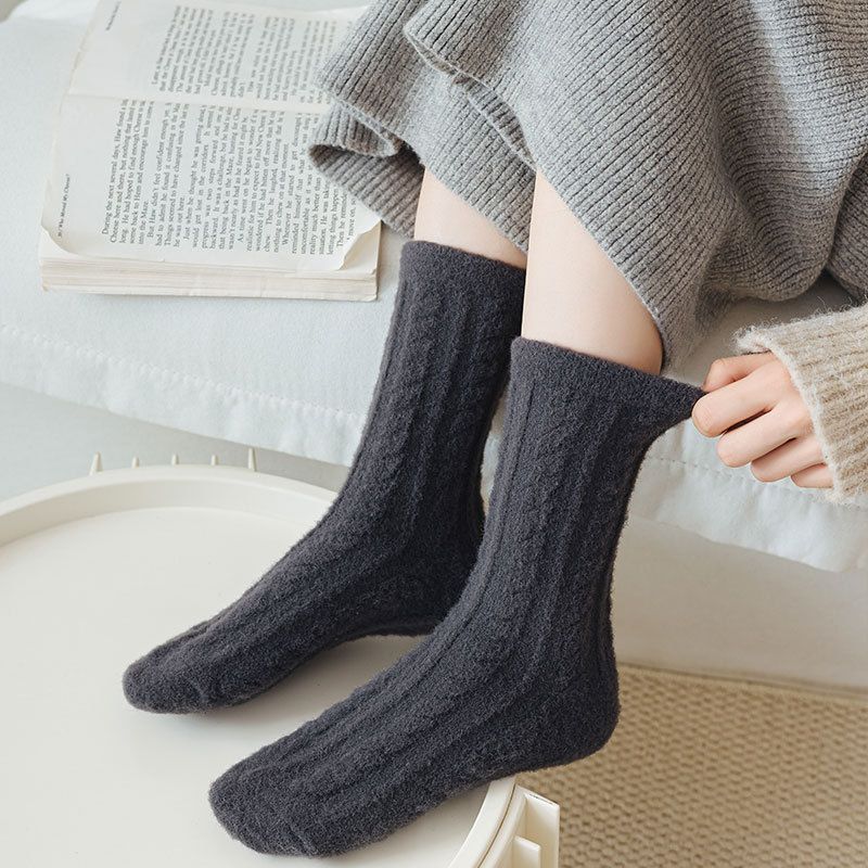 Nya vinterstrumpor i australiensisk sammet, mittstuva, tjocka och varma, golvstrumpor för dam, Maillard-färgade luggstrumpor, handduksstrumpor_voghion.com