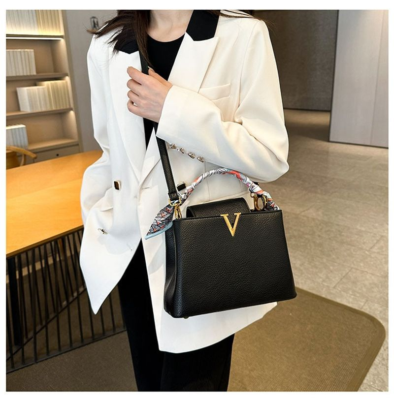 2024 Neue Lychee Vee Intarsien Gold Rand Tote Leichte Handtasche Einzelne Schulter Crossbody Große Kapazität Damen Tasche_voghion.com