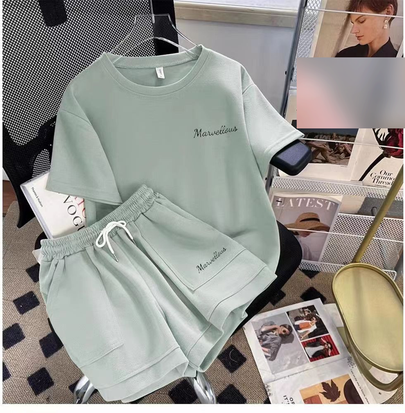 Vêtements pour femmes Vêtements de course Printemps et automne Nouveau pull court à fermeture éclair à la mode Vêtements de sport amples Loisirs Costume deux pièces Mode_voghion.com