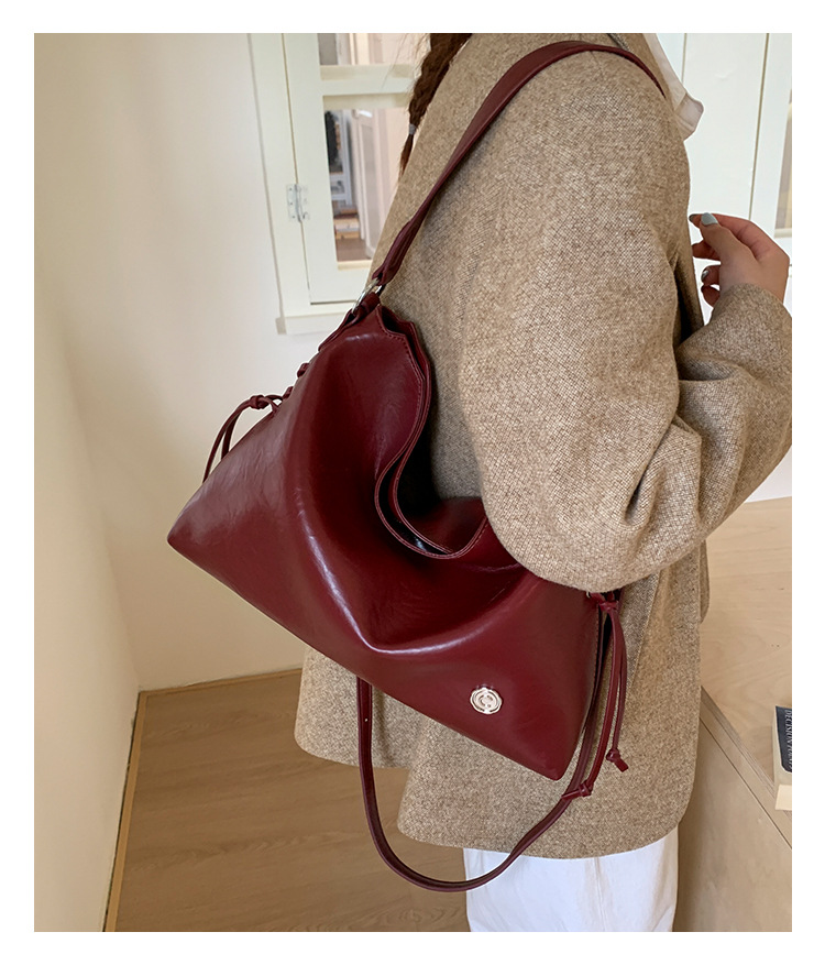 Trendy And Fashionable Large-capacity Casual Women's Commuting Tote Bag With Shoulder Strap And Cross-body Carrying Options._voghion.com