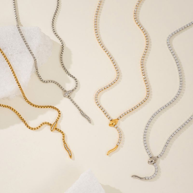 Women's Jewelry Gold Plated Titanium Steel Light Luxury Fashionable Unique Snake Shaped Zircon Clavicle Chain Set_voghion.com