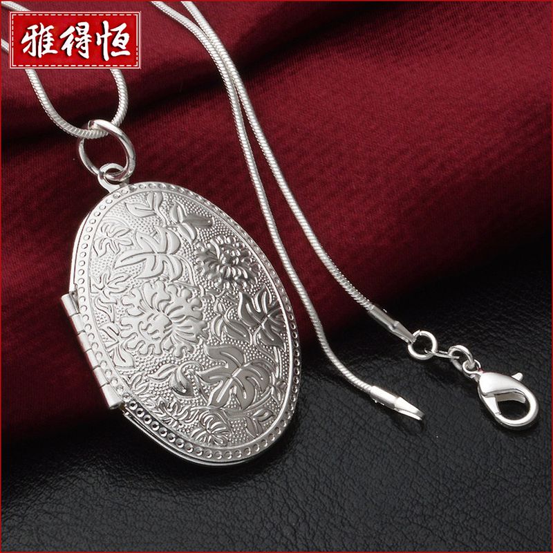Collier avec pendentif simple plaqué argent pour femme, tendance, motif boîte photo_voghion.com