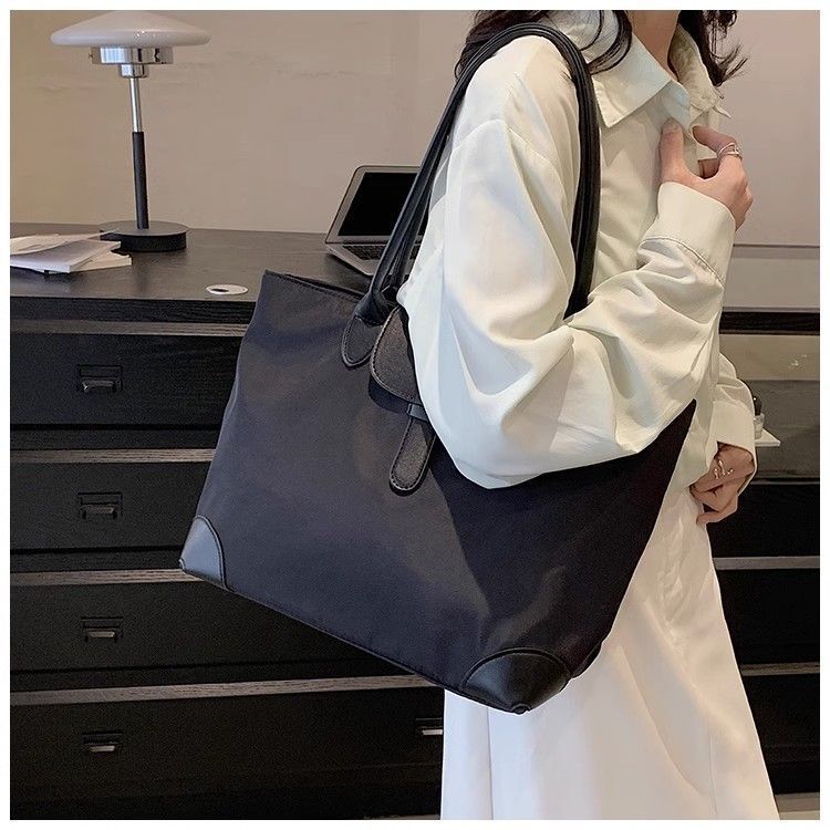 Grande capacità per le donne nel 2023, nuova borsa per studenti pendolari di fascia alta, borsa tote versatile in tessuto di nylon_voghion.com