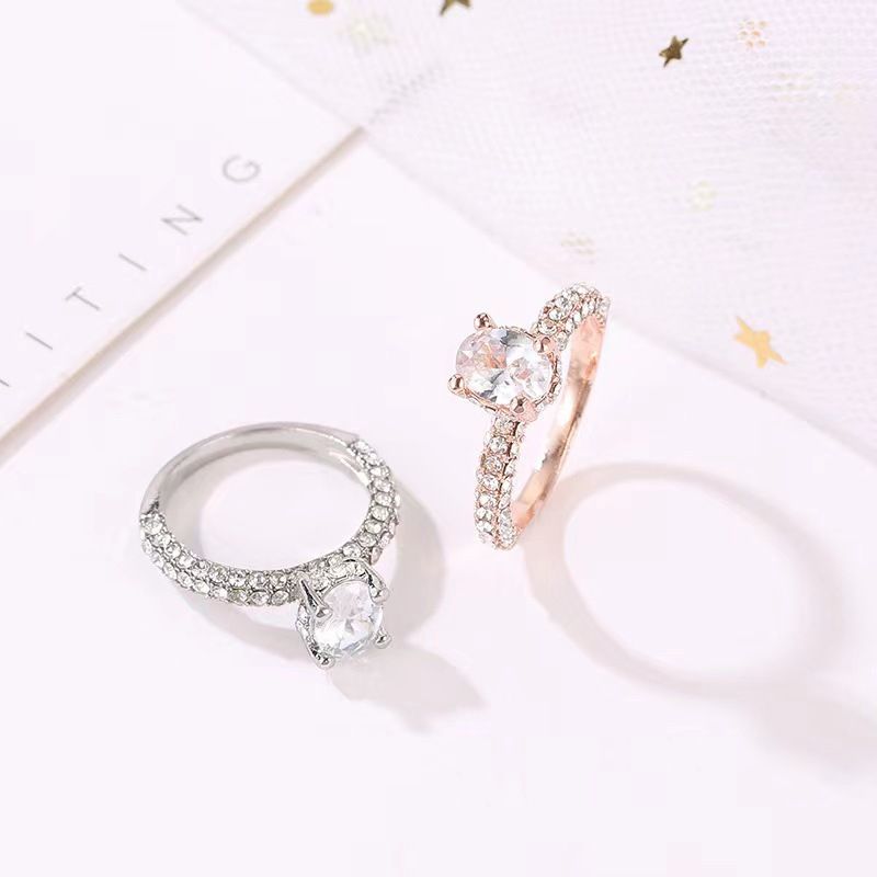 Proposta alla moda con zirconi minimalisti e set di anelli di simulazione in argento di fidanzamento_voghion.com