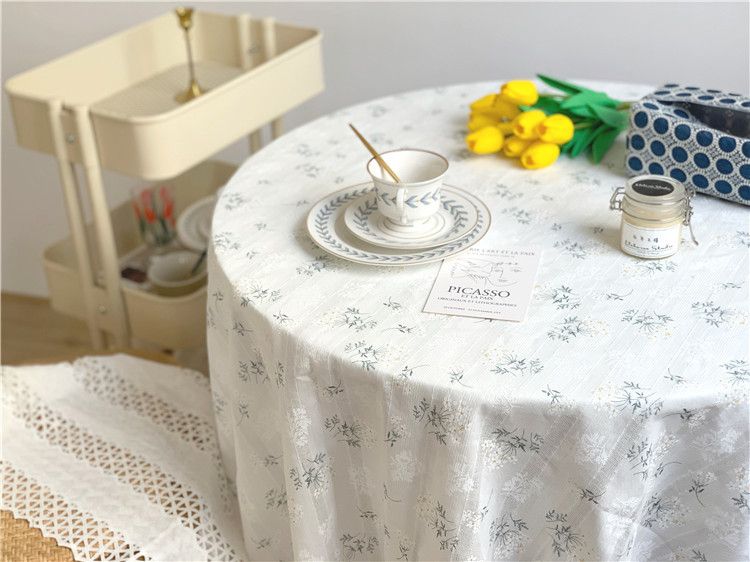 Ensemble table basse et nappe à manger en dentelle florale fraîche_voghion.com