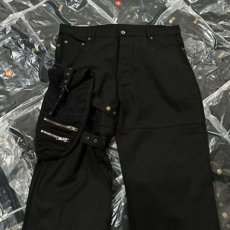 Pantalones tácticos negros: elegantes pantalones utilitarios unisex con tirantes ajustables, estilo urbano, corte recto para hombre y mujer._voghion.com