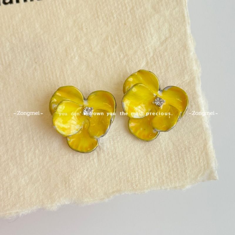 Mosquito Coil Ear Clips Without Piercing Blue Flower Niche Design Sense High-end Petal Earrings Light Luxury_voghion.com