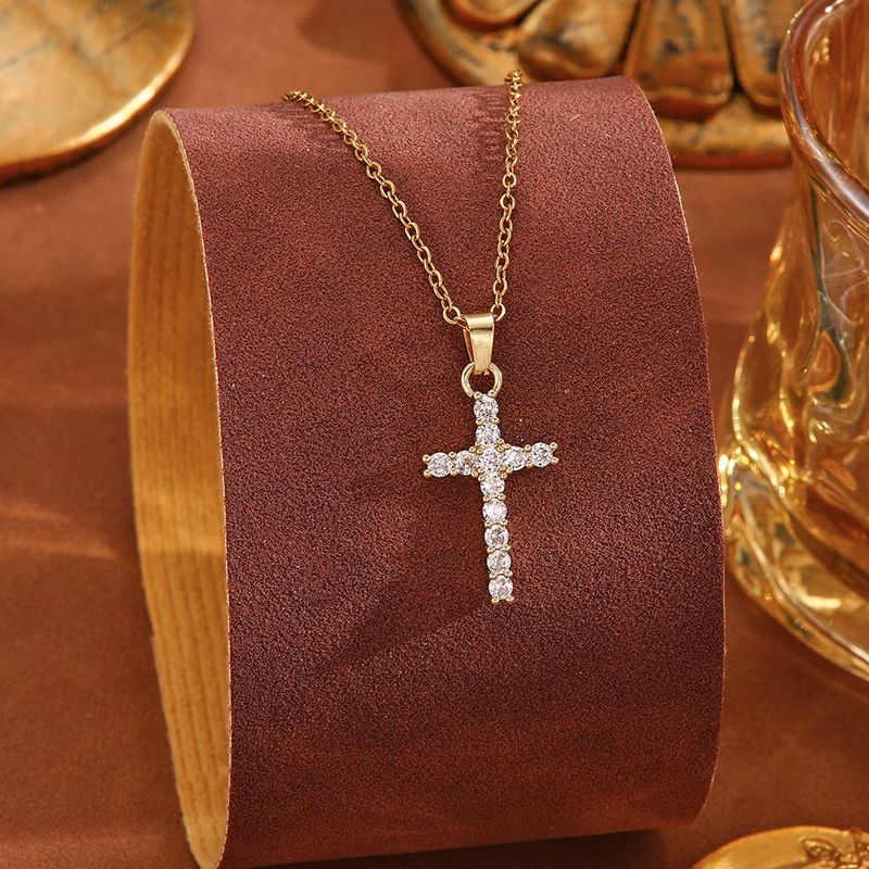 Titanium Steel Non-Fading Copper Micro-Inlaid Zircon Pendant Necklace Fashion Light Luxury Niche High-End Clavicle Chain_voghion.com