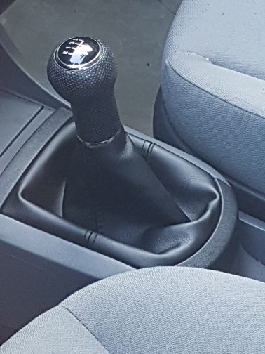 Για Seat Cordoba 1997 1998 1999 2000 2001 2002 Λαβή αλλαγής ταχυτήτων αυτοκινήτου 5 ταχυτήτων με δέρμα κόκκινο μαύρο es_voghion.com