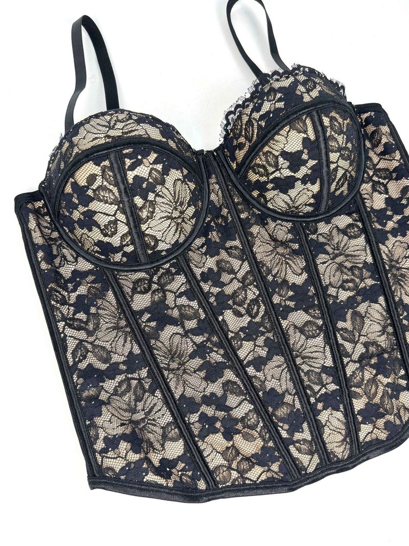 Damenbekleidung Hot Girl Schwarze Spitze Innenträger High-End-Oberbekleidung Körperformender BH mit gerafftem Fischgrätenmuster_voghion.com