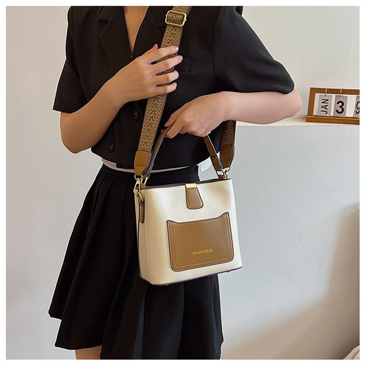 Di alta qualità per le donne 2024 nuova borsa a secchiello casual semplice e di grande capacità da donna, borsa a tracolla con tracolla larga_voghion.com