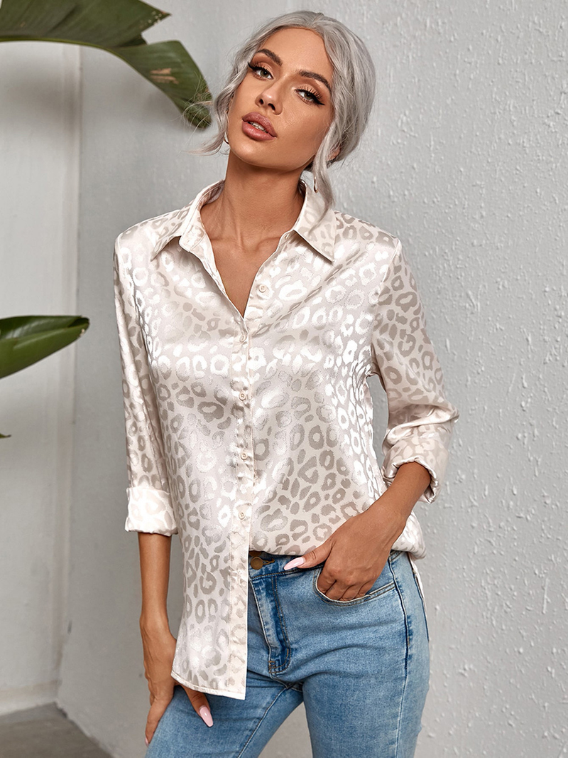 Camicia da donna a maniche lunghe con colletto aperto e bottoni, modello leopardato, modello 2025, in jacquard_voghion.com