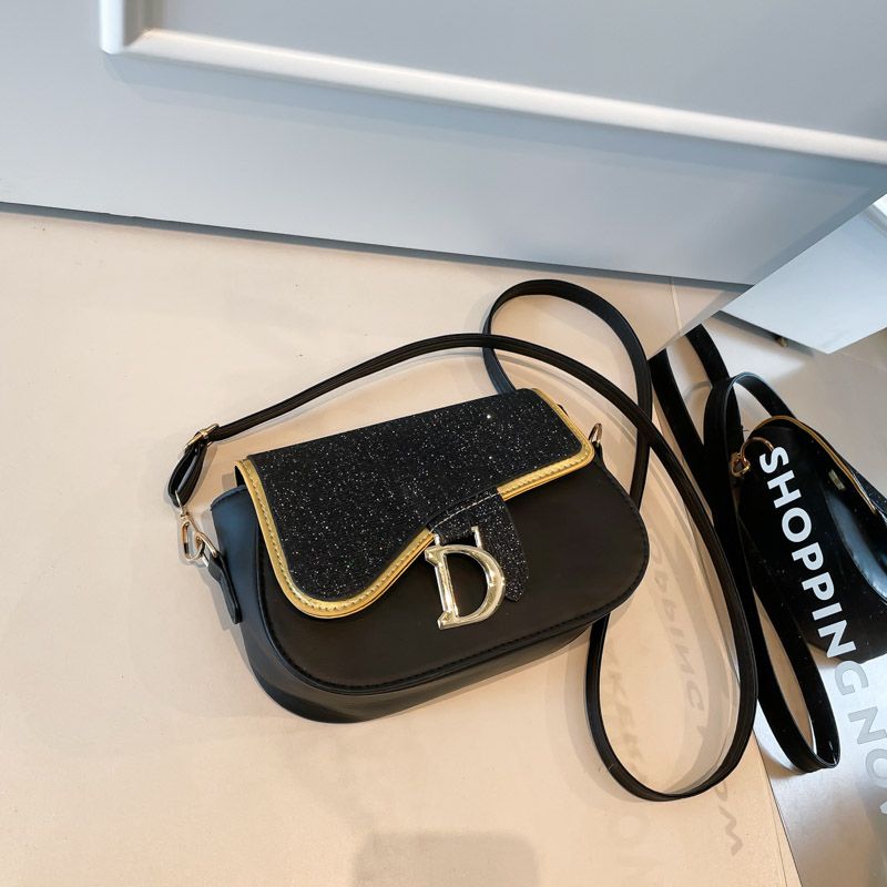 Ladies Chic D Monogram Crossbody Bag Glossy Finish Spacious Magnetic Snap Closure Adjustable Strap Commute Travel Bag 21*6*13cm_voghion.com