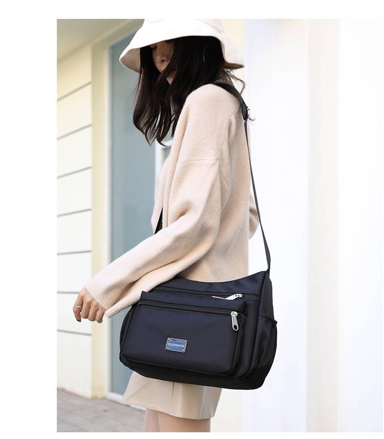 Large Capacity Oxford Cloth Shoulder Bag - Stylish Crossbody Bag for Middle-Aged Moms - Durable Canvas Tote_voghion.com
