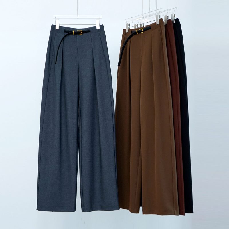 Pantaloni larghi e snelli in acetato Tencel, stile autunno 2025, drappeggiati e dimagranti, modello Old Money Suit, colore rosso_voghion.com