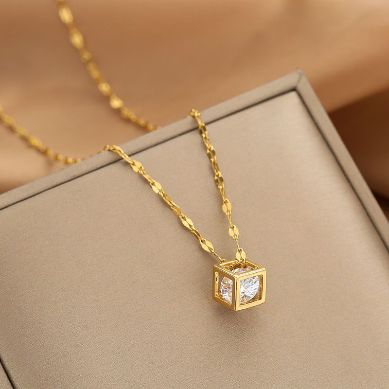 Titanstahl für Damen, vielseitige High-End-Schlüsselbeinkette im Ins-Stil mit vierblättrigem Kleeblatt, leichte Luxus-Nischenschleife_voghion.com
