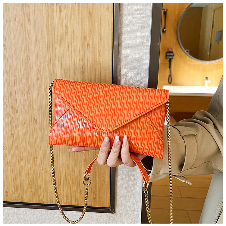 NOVEDAD DE VERANO 2022, bolso para mujer, nicho, cadena de Color brillante, Mini bolso de hombro tipo bandolera para fiesta, bolso de noche con mensaje_voghion.com