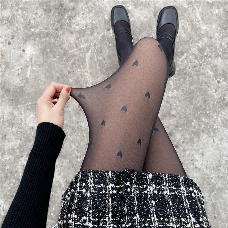 Rajstopy termiczne z flokowanymi serduszkami i kropkami – czarne, prześwitujące legginsy „Barely There” na zimę_voghion.com