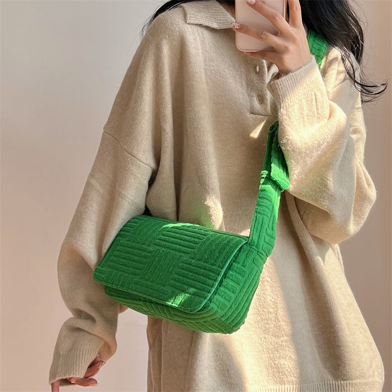 Borsa singola diagonale incrociata in velluto a coste versione coreana Instagram tracolla larga da donna 2024 nuova versatile piccola piazza_voghion.com