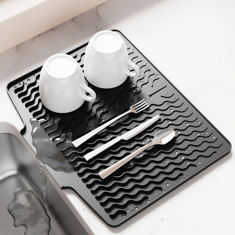 Tapete de secado y escurridor con diseño ondulado inclinado | Tapete de cocina antideslizante de silicona | Drenaje rápido | Protector para cafeteras, platos y encimeras_voghion.com