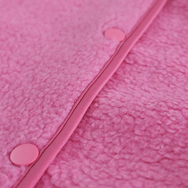 Dameskleding: Zachte, mouwloze, korte top voor dames - Trendy cropped, knoopjesvest met zakken_voghion.com