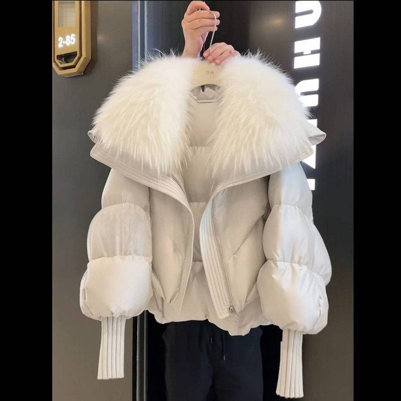 Witte gewatteerde jas voor dames met tailleband - warme winterjas met imitatiebont_voghion.com