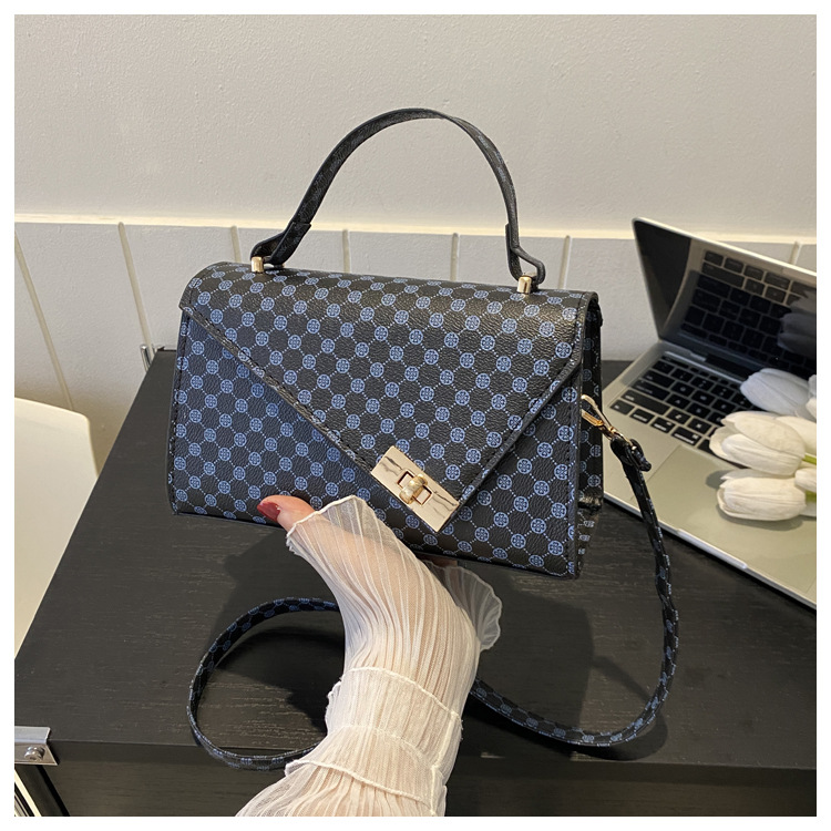 Retro Simple Small Square Bag 2023 Summer Fashion Printing Shoulder Bag Casual Commuting Messenger Bag Western Style Handbag_voghion.com