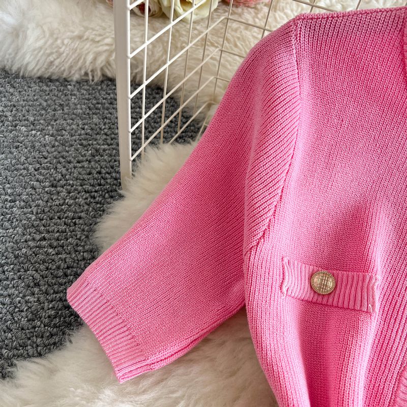 Abito estivo da donna in maglia rosa delicato con scollo rotondo, con fibbia in metallo, aderente, a trapezio, di media lunghezza_voghion.com