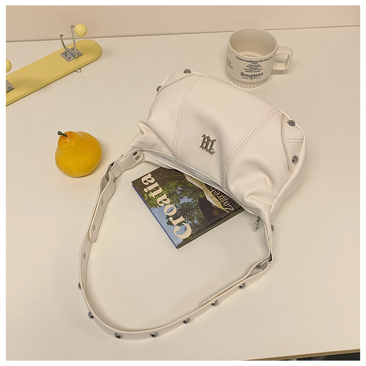 Nieuwe zoete en coole motortas Temperament All-match opvouwbare tas Niche Design okseltas mode schoudertas Messenger bag vrouwelijke tas_voghion.com