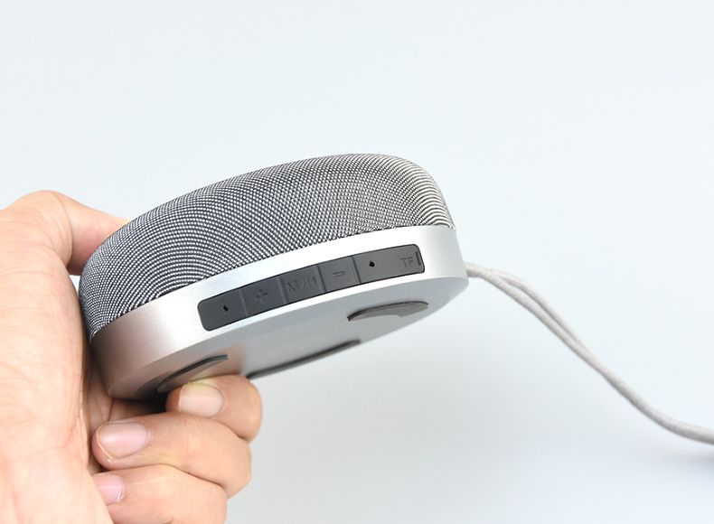 Mini enceinte Bluetooth en tissu - Rechargeable par USB et portable avec appairage TWS (fonction d'appel sans fil pour usage domestique/extérieur)_voghion.com