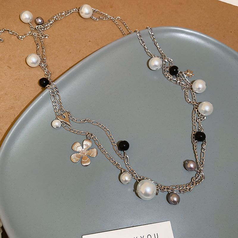Pearl Flower Layered Heart Pendant Minimalist Style Unique Sweater Chain Niche Design Sense Necklace For Women_voghion.com