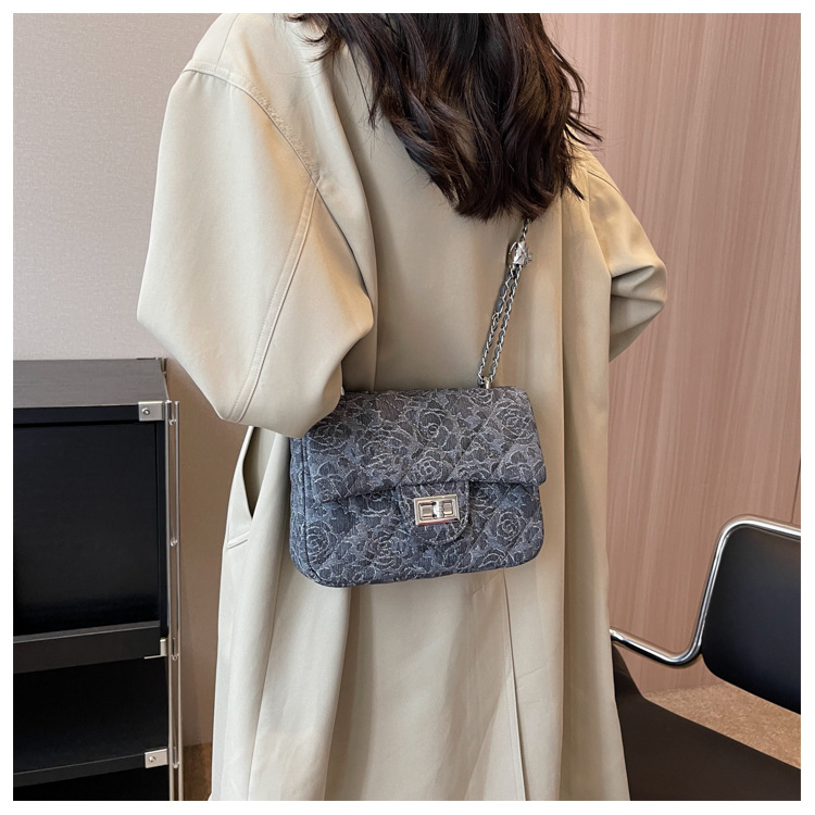 Sac de niche français pour femme 2023, nouvelle mode, sac à bandoulière en fil brodé de diamants, sac à bandoulière avec chaîne pour célébrités d'Internet, sac hobo_voghion.com
