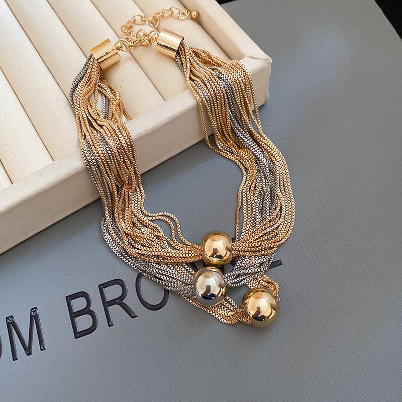 Collier pendentif rond multicouche métallique tendance, chaîne de clavicule simple, design de niche, ras du cou pour femmes_voghion.com