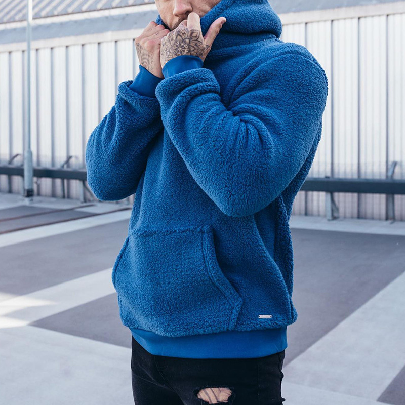 Maglione in peluche da uomo con cappuccio alla moda_voghion.com