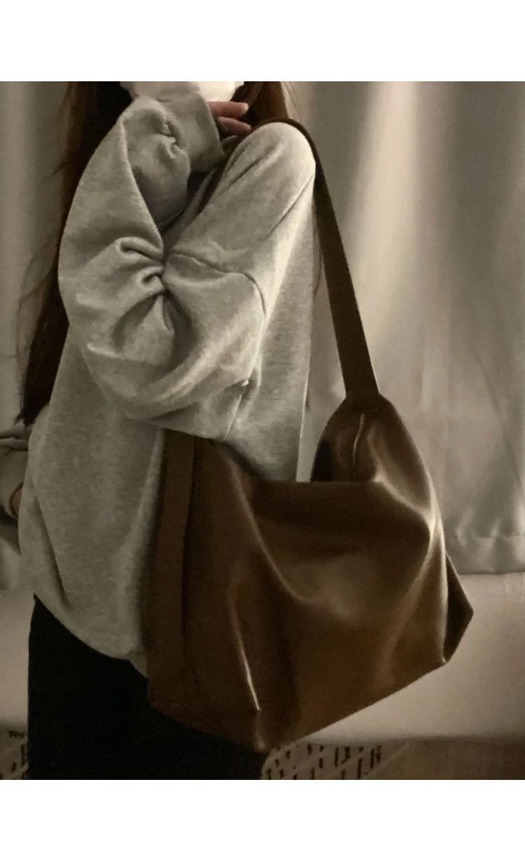 Vielseitige weiche Ledermode Casual für Damen Herbst 2024 Neue Instagram-Tragetasche mit großer Kapazität, ungewöhnliche Umhängetasche_voghion.com