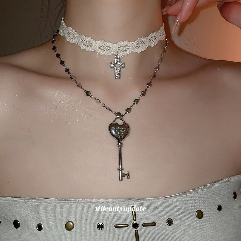 Collana con ciondolo a forma di cuore con pizzo in pelle, clavicola leggera, catena da collo di lusso di alta qualità per le donne_voghion.com