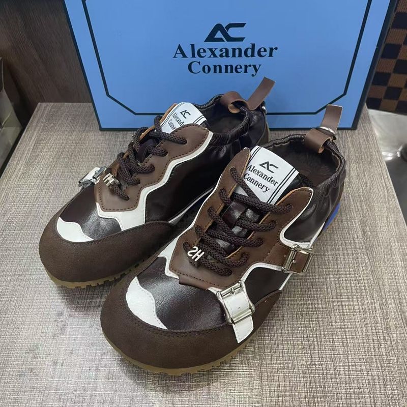 Dexun Zhao Zhaoyi Stesso stile Forrest Gump 2025 Cintura con fibbia, aumento dell'altezza, punta rotonda, snellente, color-block casual_voghion.com