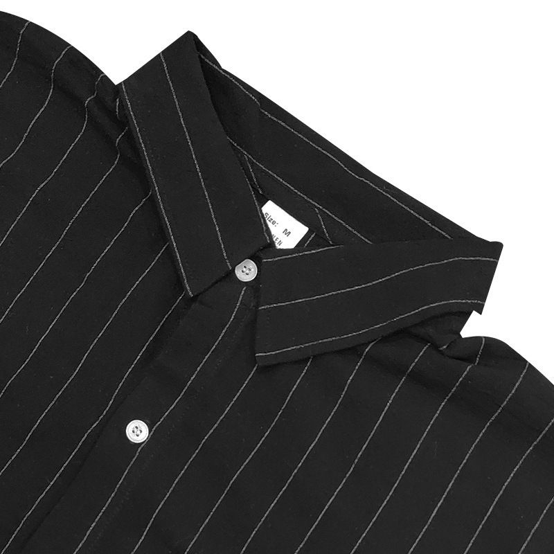 Completo da uomo con camicia a maniche corte a righe in lino e pantaloncini casual - Completo estivo traspirante per spiaggia e viaggi. Set da uomo_voghion.com