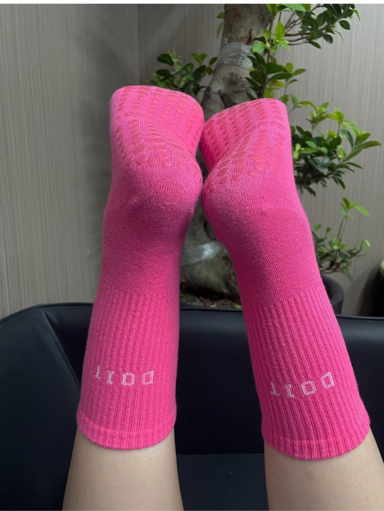 Surge Yoga For Women Indoor Fitness Mid-Calf Sports Anti-Pilling Jump Exercise Silicone Non-Slip Floor Pilates Socks_voghion.com