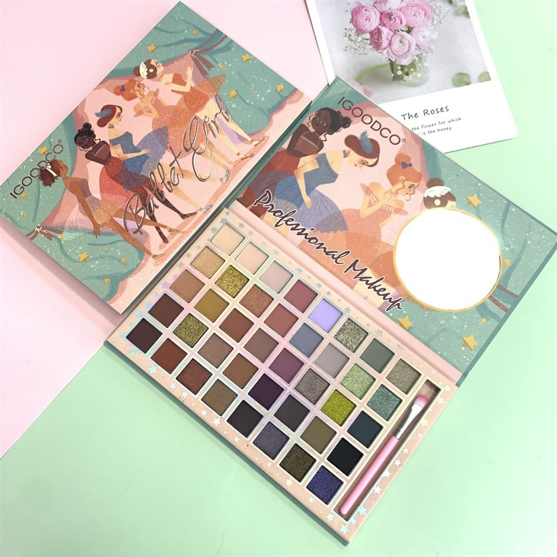 Placa de sombra de ojos multicolor mate perlado de 40 colores con patrón de niña hermosa y bonita con pincel_voghion.com