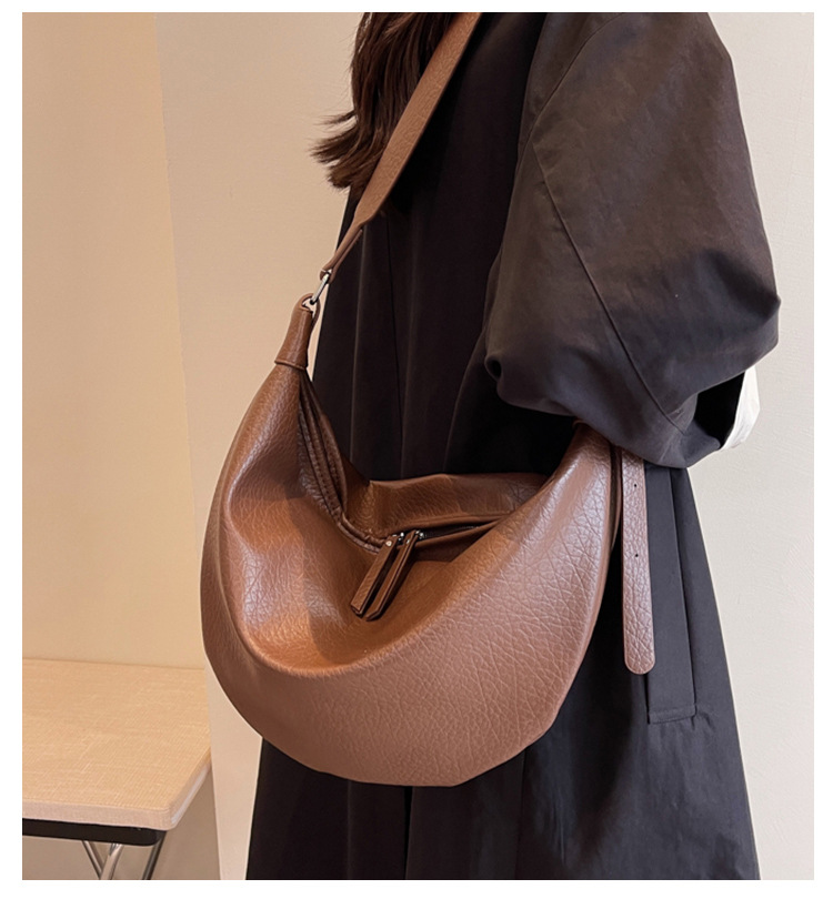 Minimalist high-capacity soft leather crossbody 2024 new Tote casual women's single shoulder dumpling bag banana boat_voghion.com