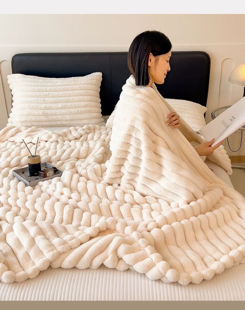 Coperta invernale di alta qualità in pelliccia di coniglio – Coperta in pile di flanella ultra morbida e calda per divano, letto e viaggio – 300 g/m², stile nordico_voghion.com